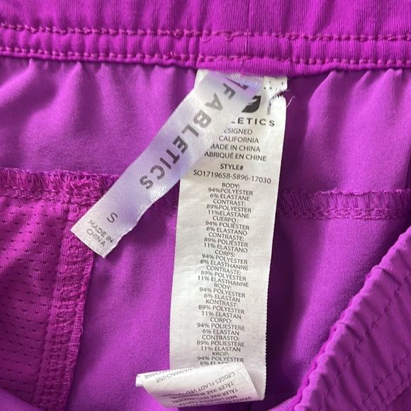 Fabletics Eloise Workout Shorts in Orchid Black Small - Picture 10 of 10